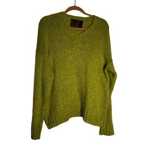 Peruvian Trading Co Green V Neck Long Sleev Sweater Shirt